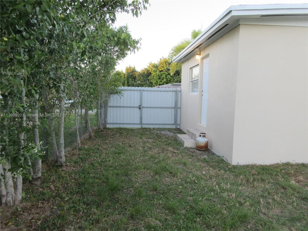 11520 Sw 139th Ter - Photo 19