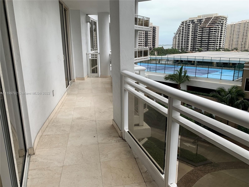 901 Brickell Key Blvd - Photo 3