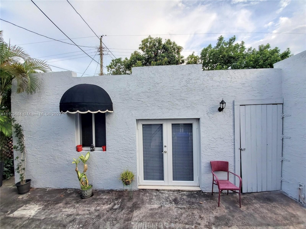 5620 Sw 5th Ter - Photo 0