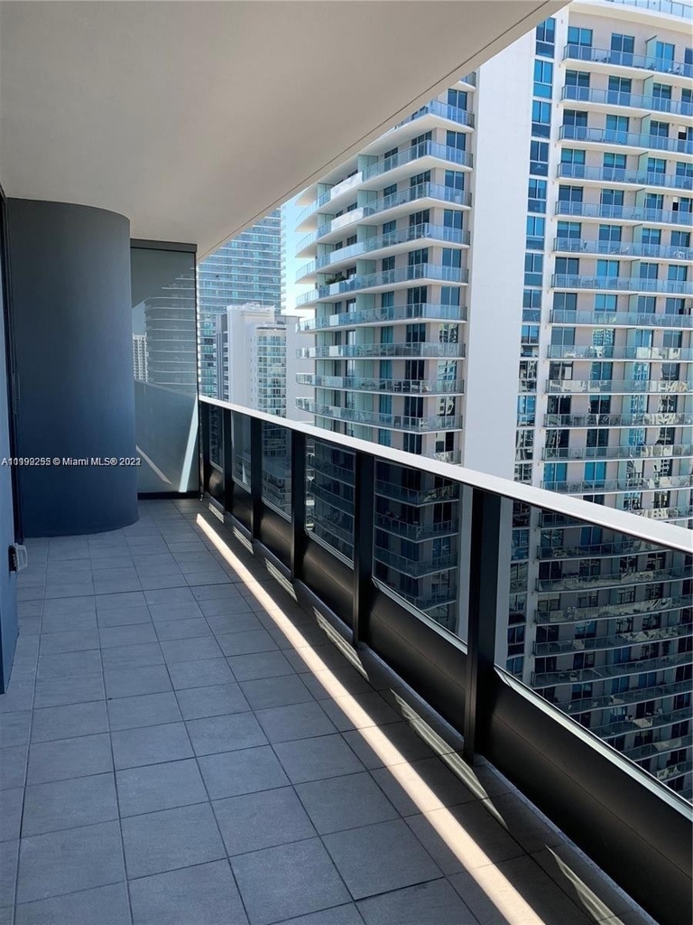 1000 Brickell Plz - Photo 12