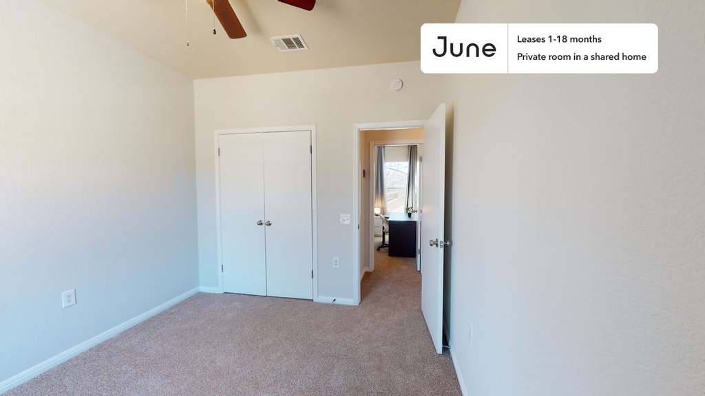 1604 Singleton Avenue - Photo 1