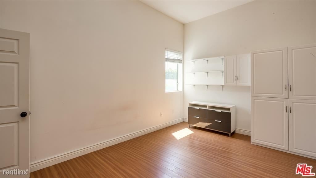 2222 Pico Blvd Unit 201 - Photo 1