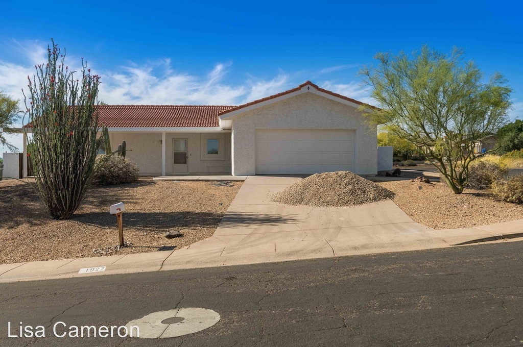 1927 E Janice Way - Photo 0