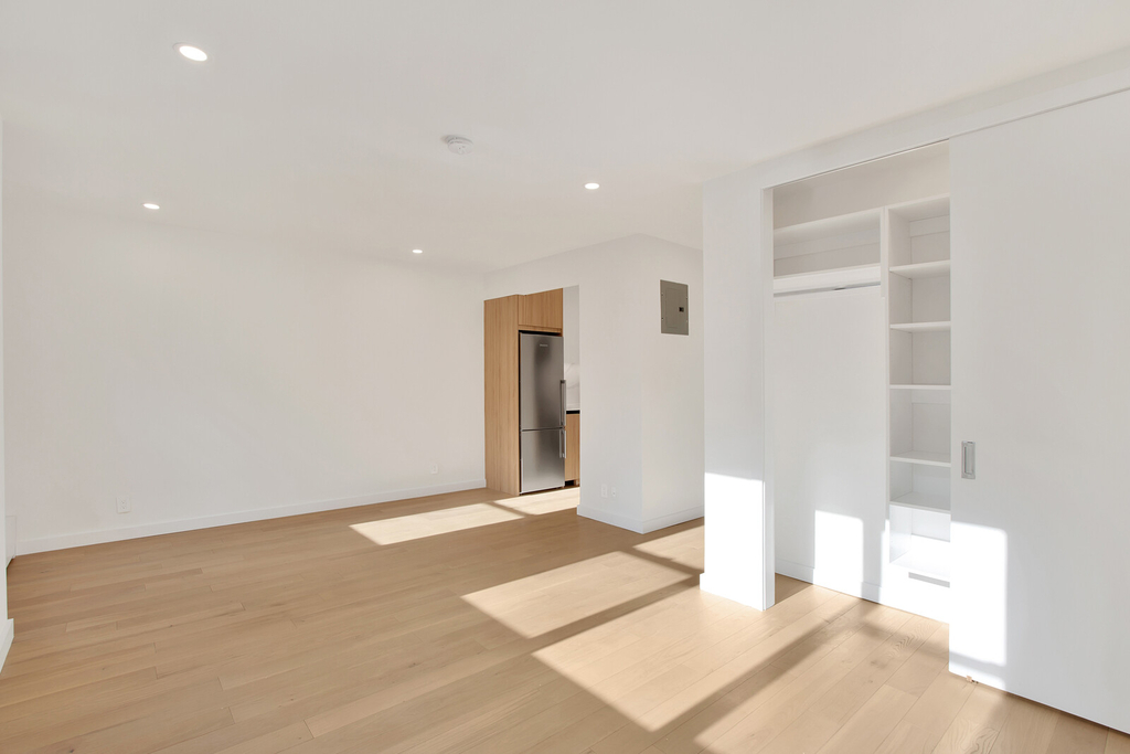 227 East 59th Street - Photo 5