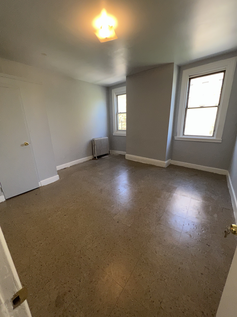 3001 Webster Avenue  - Photo 4