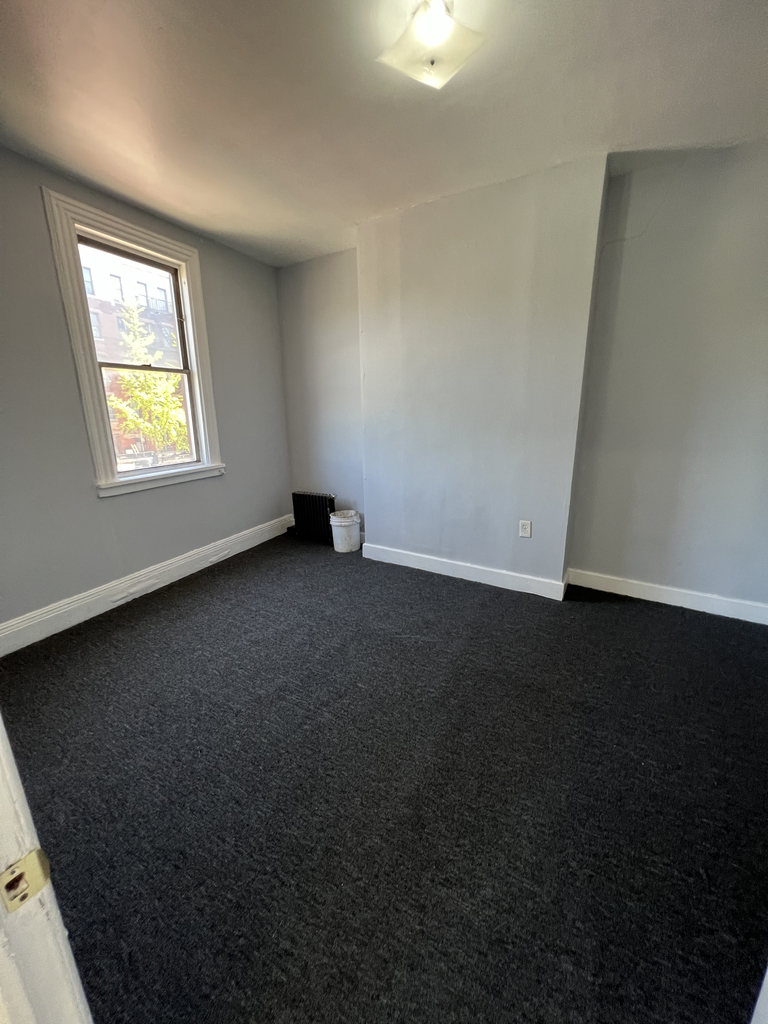 3001 Webster Avenue  - Photo 9