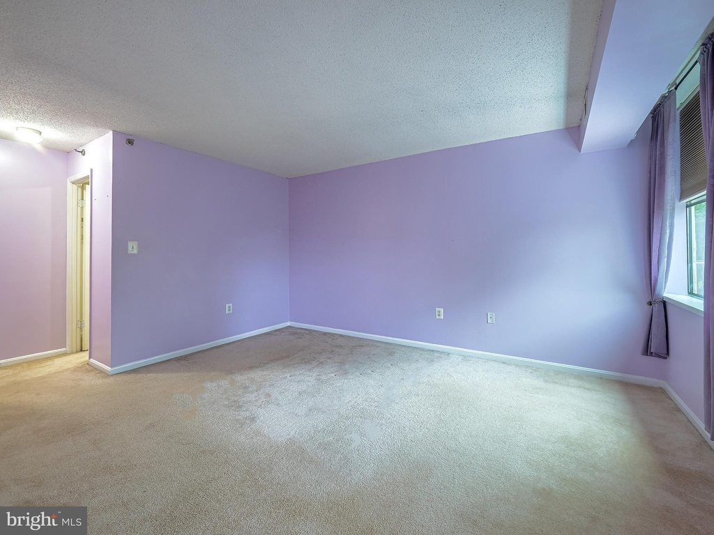 10101 Grosvenor Place - Photo 20