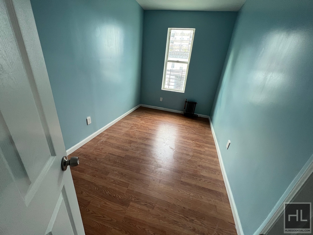 2068 Story Avenue - Photo 6