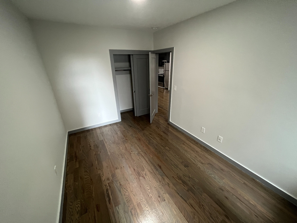 601 West 151st Street - Photo 4