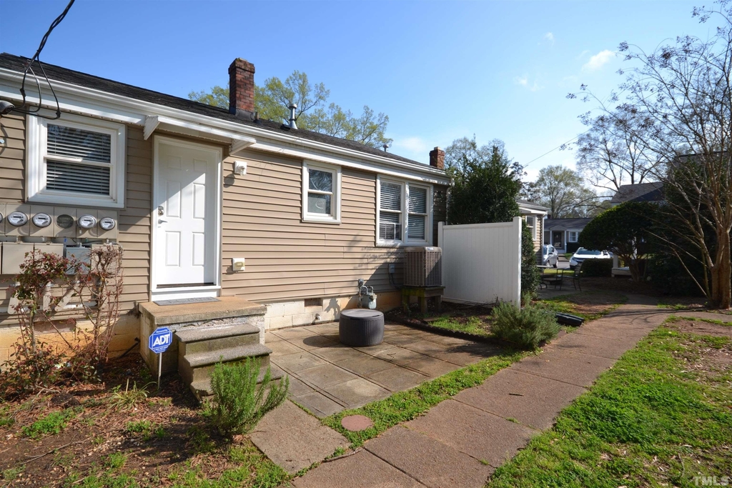 2363 Bernard Street - Photo 16