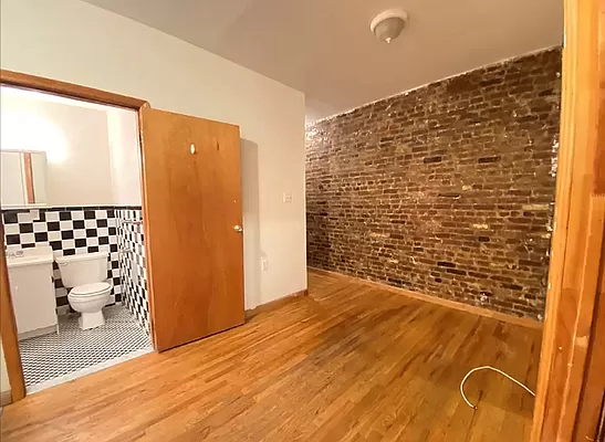 202 East 7th Street - Photo 5