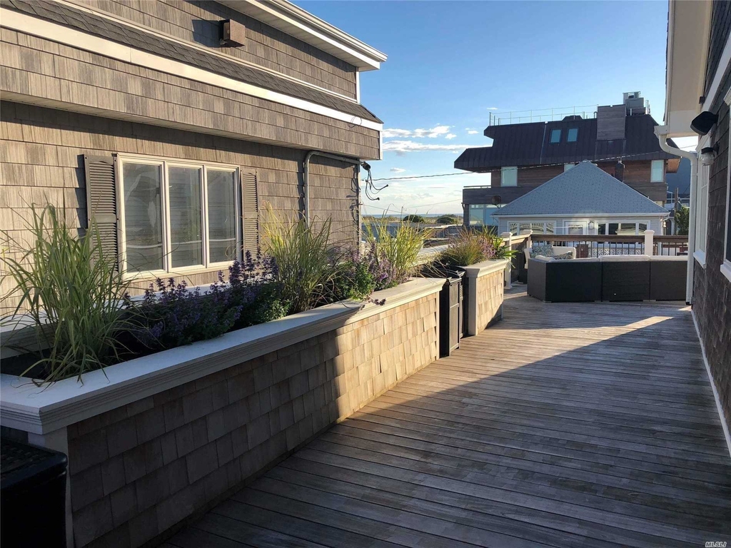 24 Buffalo Avenue - Photo 3