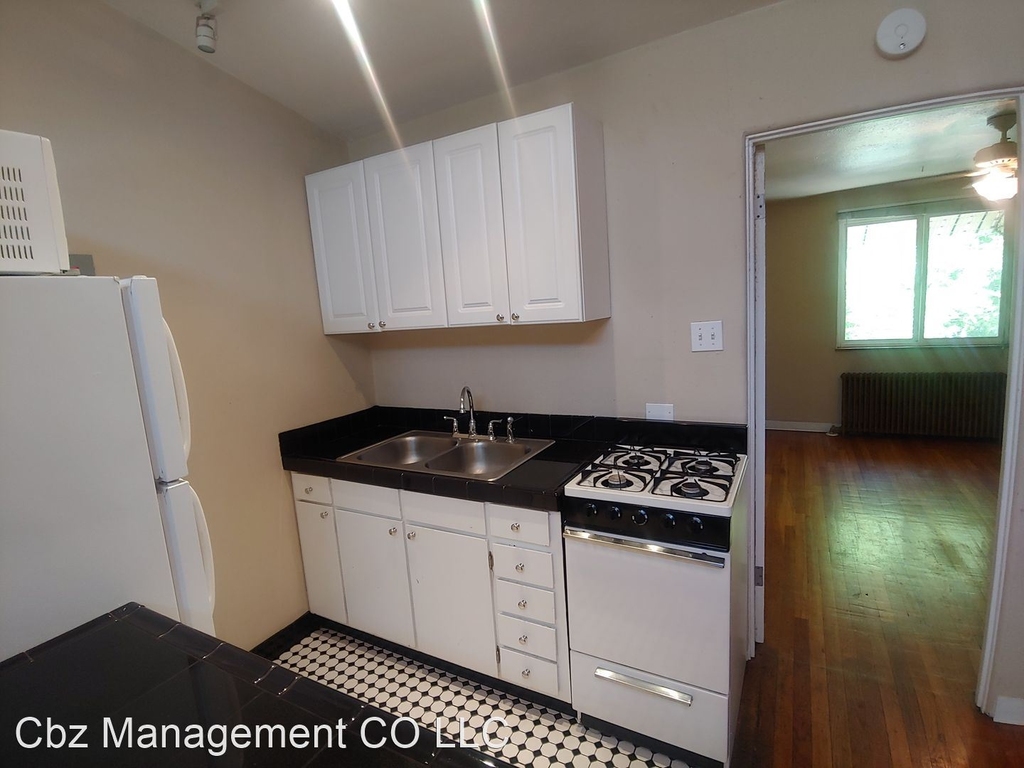 1399 Vine St. - Photo 3