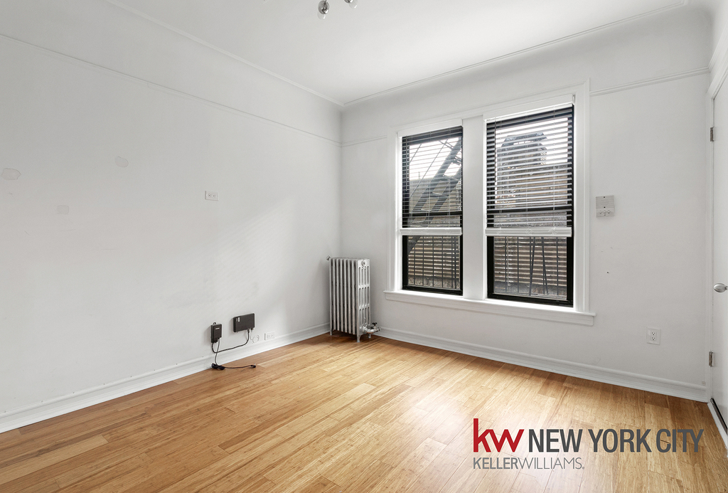 105 East 15th Street - Photo 2