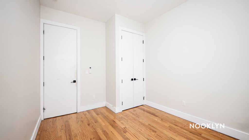 483 Evergreen Avenue - Photo 1