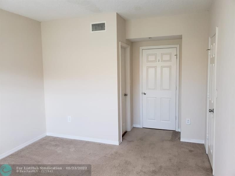 220 Sw 116th Ave - Photo 10