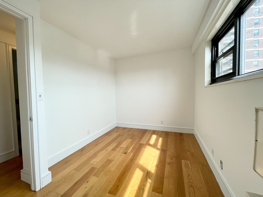 115 East 122nd Street - Photo 7