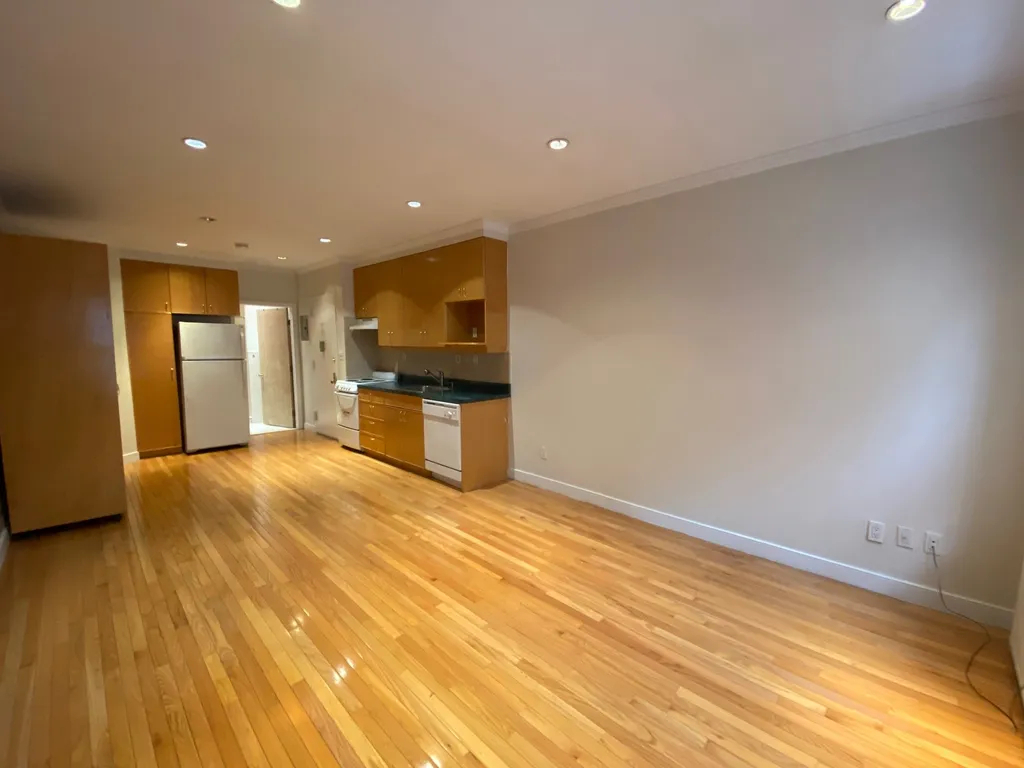 527 West 48th Street/10th ave - Photo 3