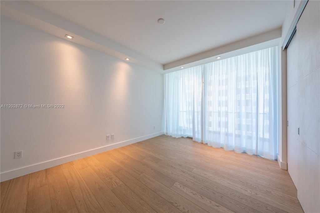 10201 Collins Ave - Photo 22
