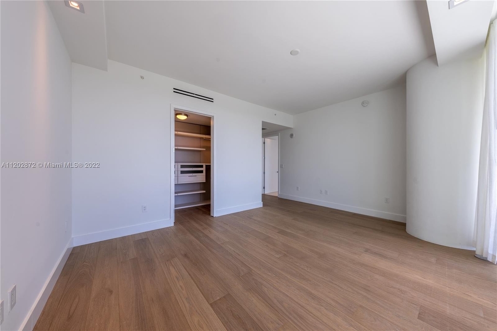 10201 Collins Ave - Photo 19