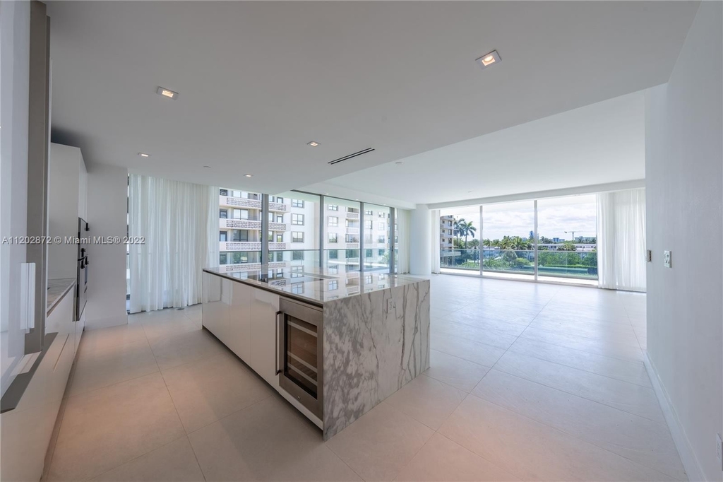 10201 Collins Ave - Photo 8
