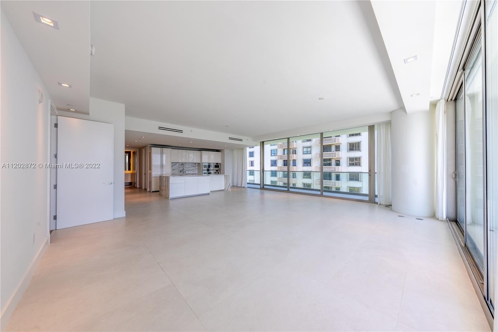 10201 Collins Ave - Photo 4