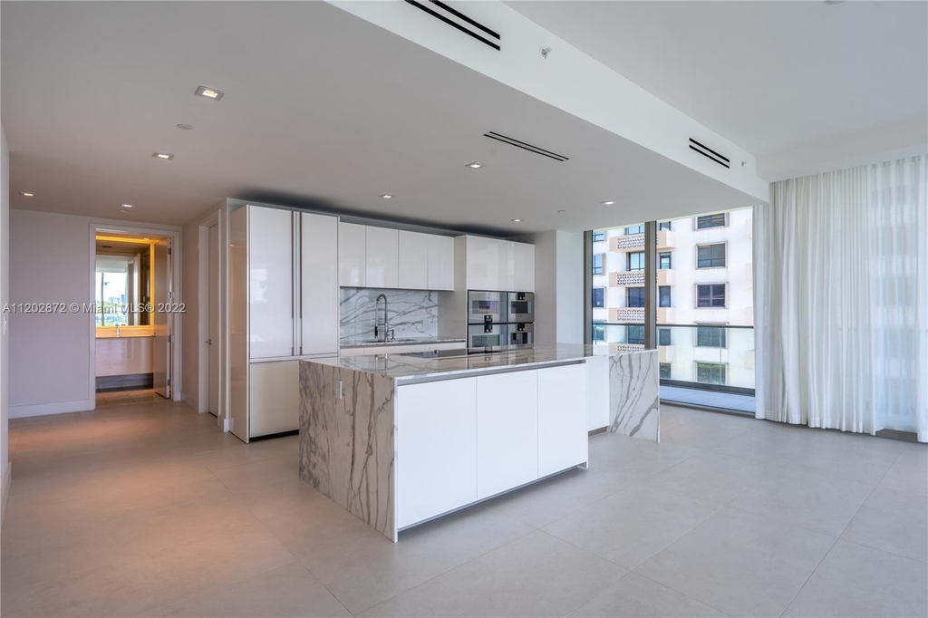 10201 Collins Ave - Photo 10