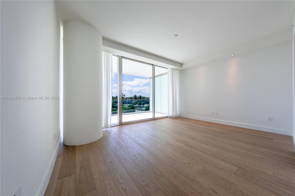 10201 Collins Ave - Photo 18