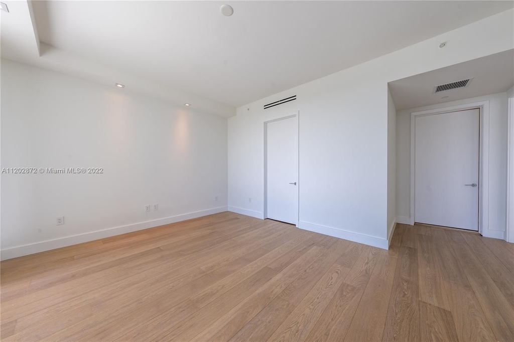 10201 Collins Ave - Photo 21