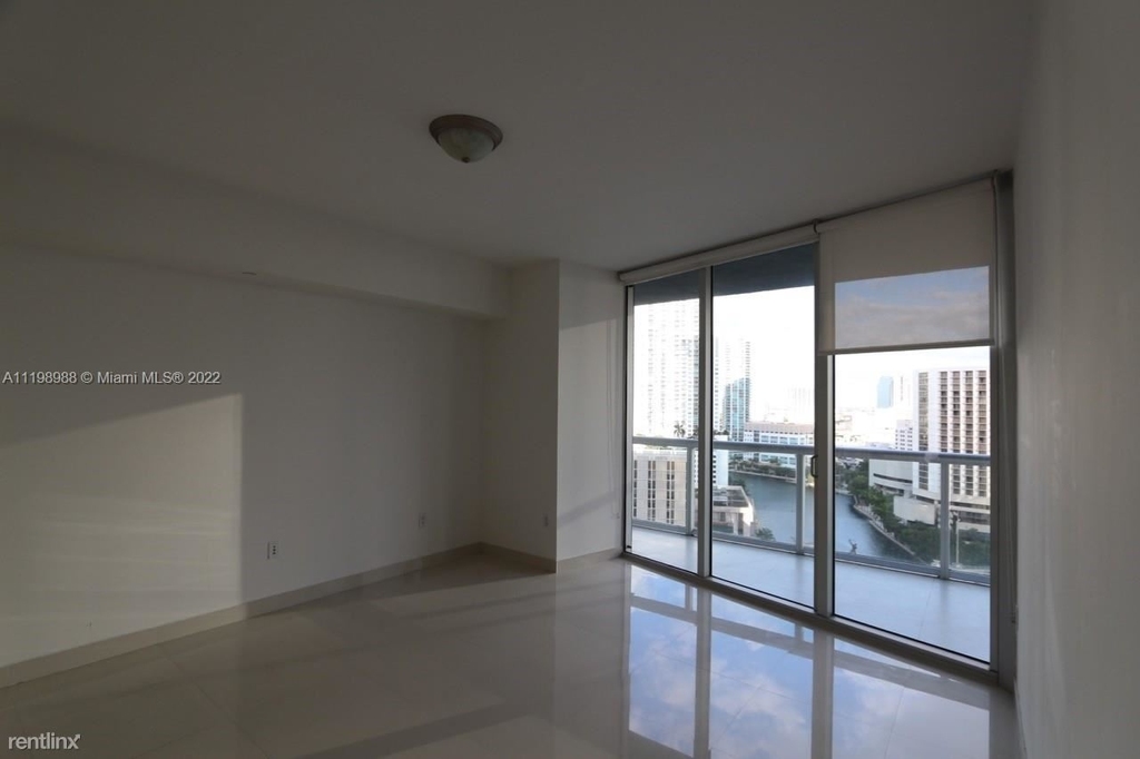 465 Brickell Ave Apt 1206 - Photo 3