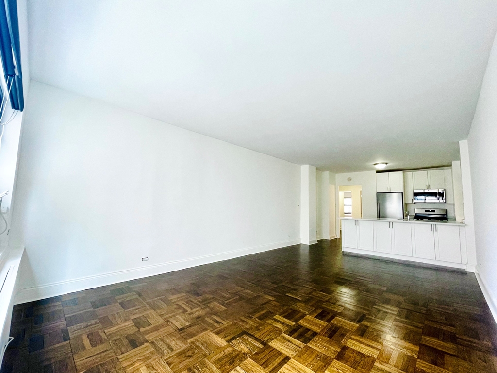 412 East 55th Street - Photo 1