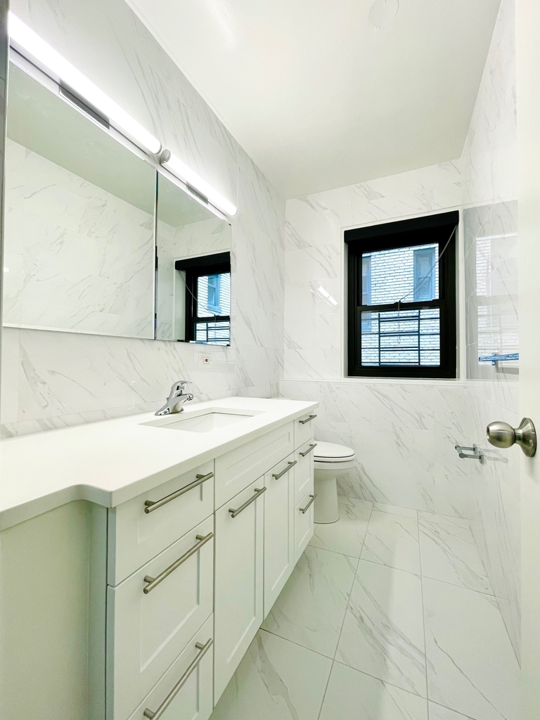 412 East 55th Street - Photo 11