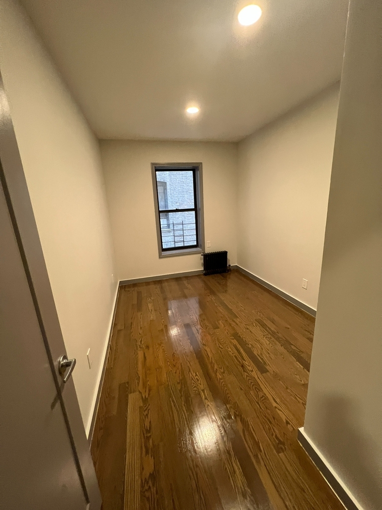 601 West 151st Street - Photo 6