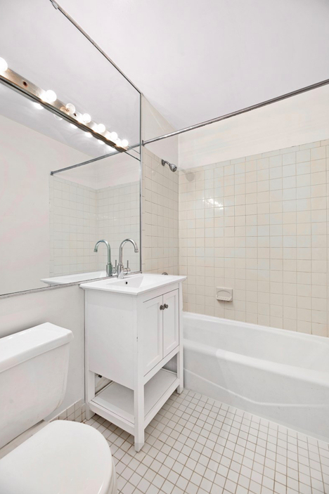 East 25th Street - Photo 4