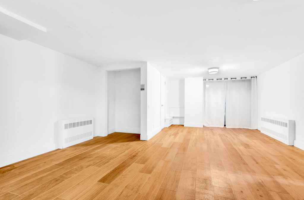 East 25th Street - Photo 2