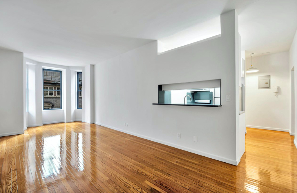 Madison Avenue - Photo 0