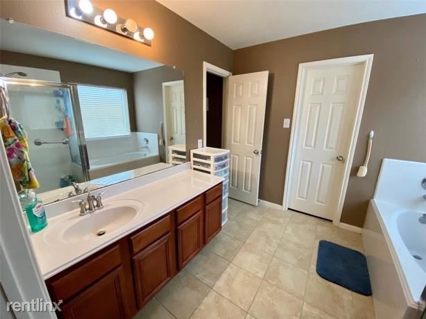 31702 Royal Woods Court - Photo 19