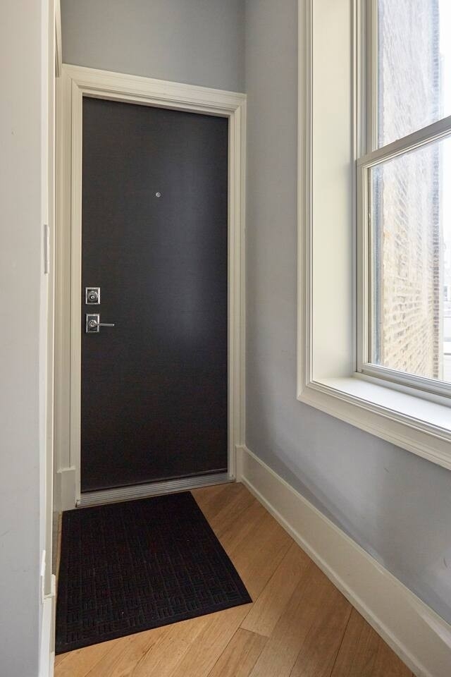 1333 W Eddy Street - Photo 2