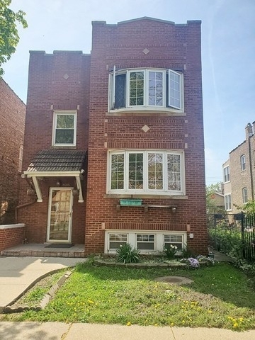 5005 W Altgeld Street - Photo 0