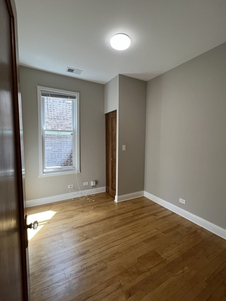 2238 W Addison Street - Photo 7