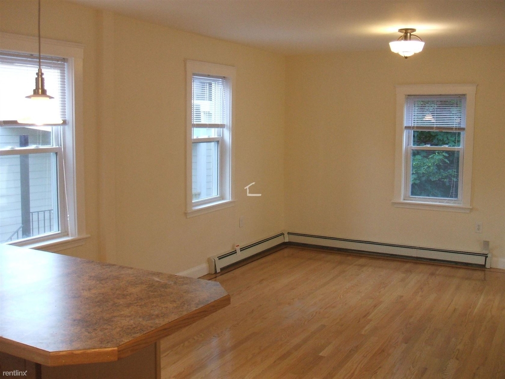 345 Market St Apt 3 - Photo 3