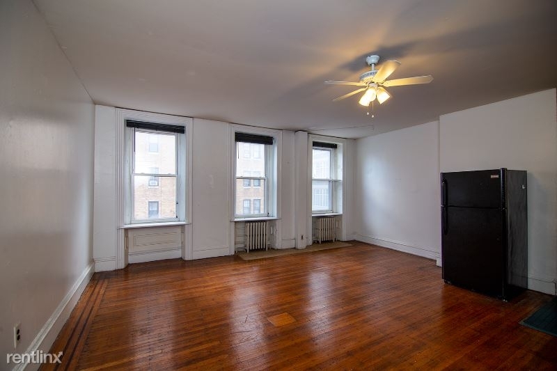 2213 Walnut Street 3r - Photo 1