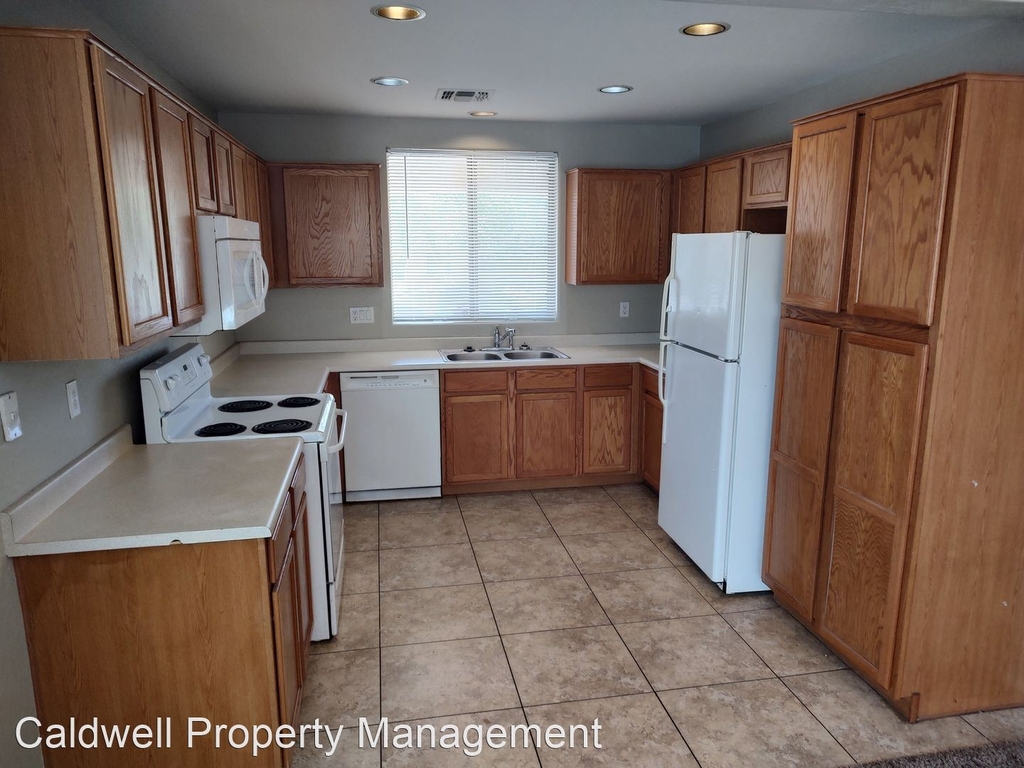 3728 W. Fremont Rd. - Photo 1