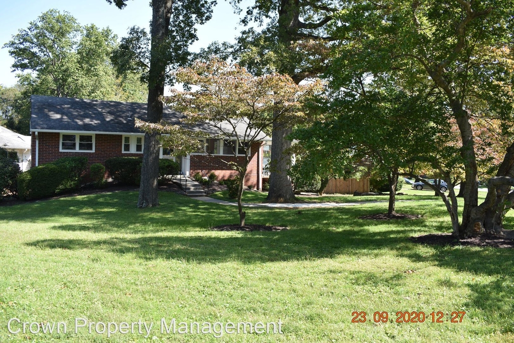 6005 Berkshire Drive - Photo 2