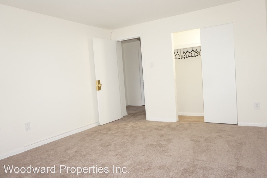 8723 West Chester Pike - Photo 7