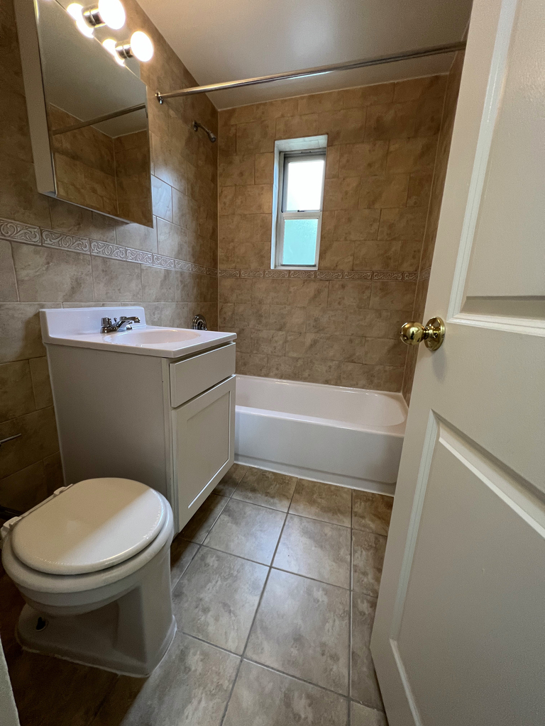 544 Howard Avenue - Photo 6