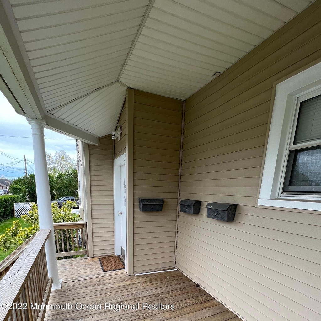 295 Westwood Avenue - Photo 2