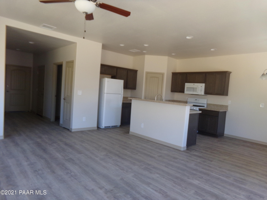 2924 E Yavapai Road - Photo 1