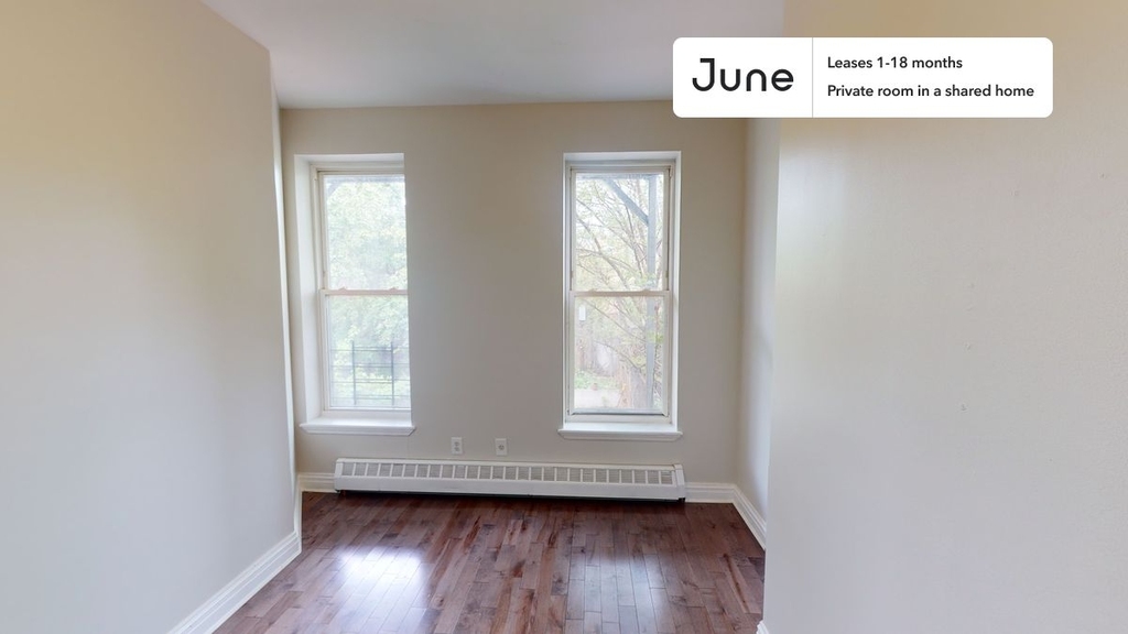 1127 Lafayette Avenue - Photo 2