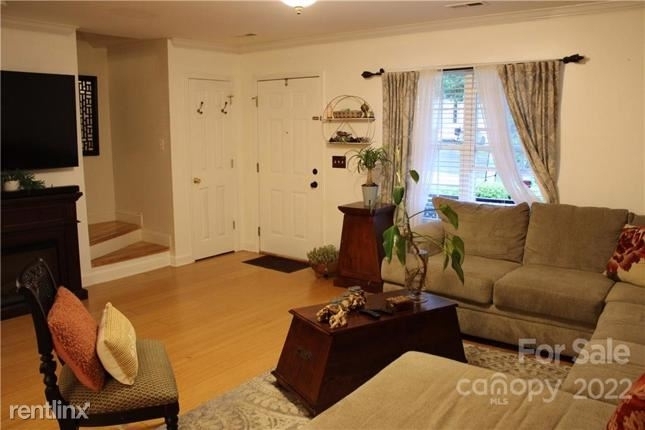 623 Woodington Lane - Photo 3